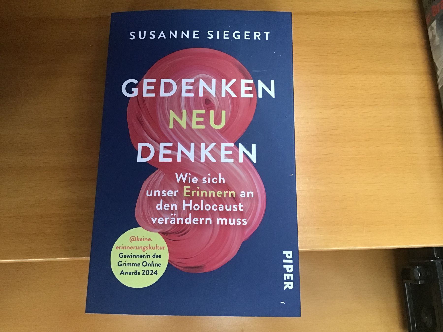 Bücher: Gedenken neu denken, Holocaust – Gebraucht aus Rüti ZH von Phaeton10