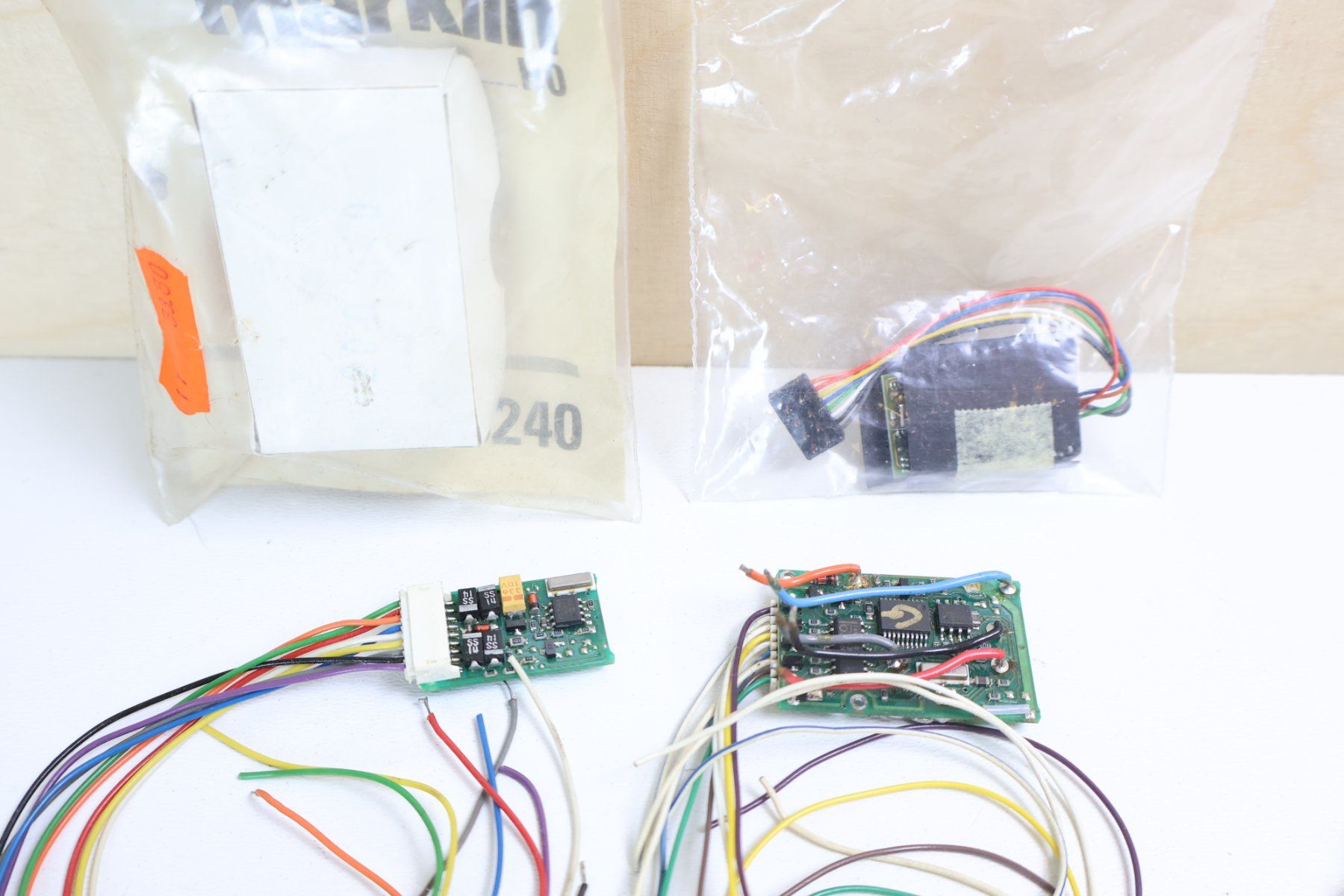 Märklin Modelleisenbahnen: Mehrere Digital Lok Decoder + Märklin Umschalter H0 – Gebraucht aus Winterthur von Monstera 3