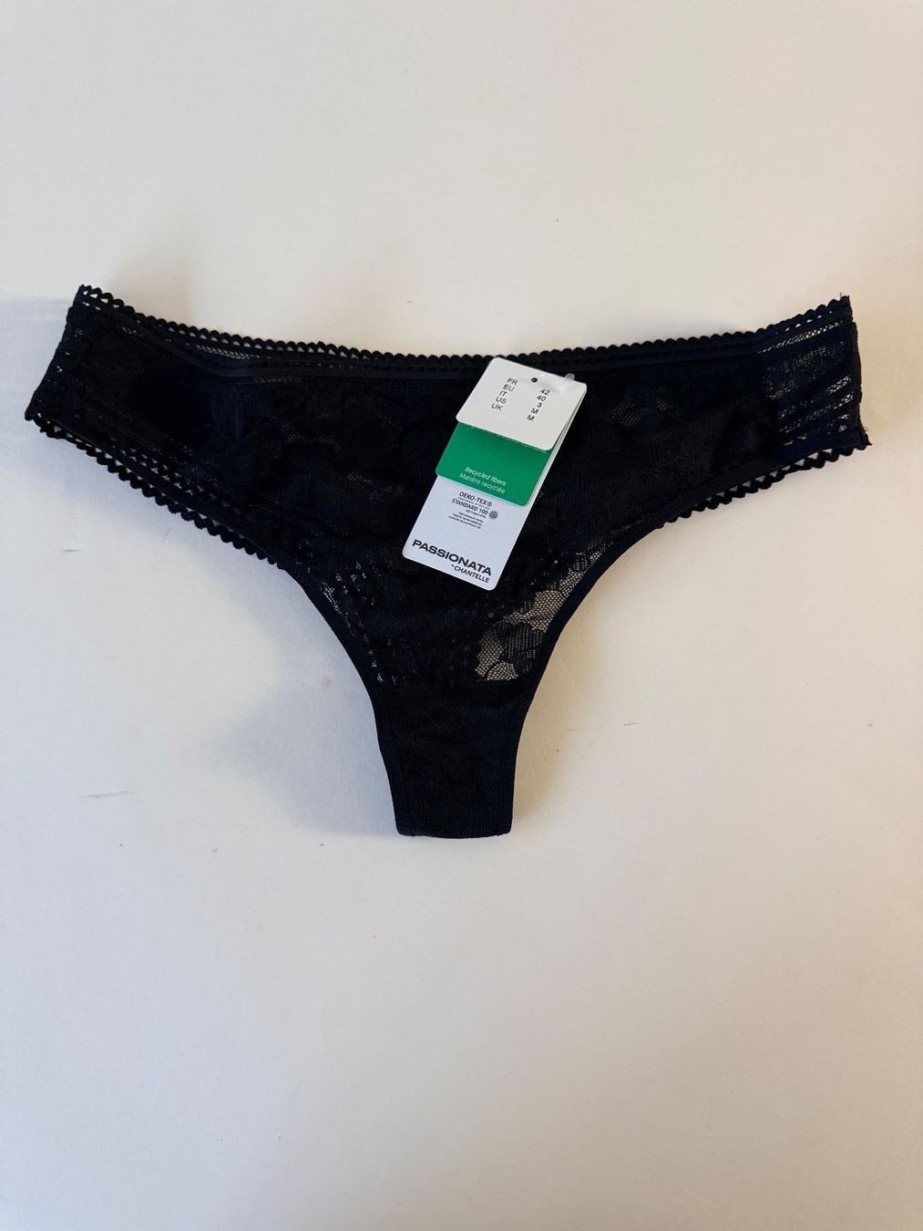 Passionata Altra biancheria intima: String, PASSIONATA, Gr. 40, Schwarz mit Blumenmuster, 3 Stck – Nuovo e nell'imballaggio originale da Rudolfstetten venduto da gst_g7xl