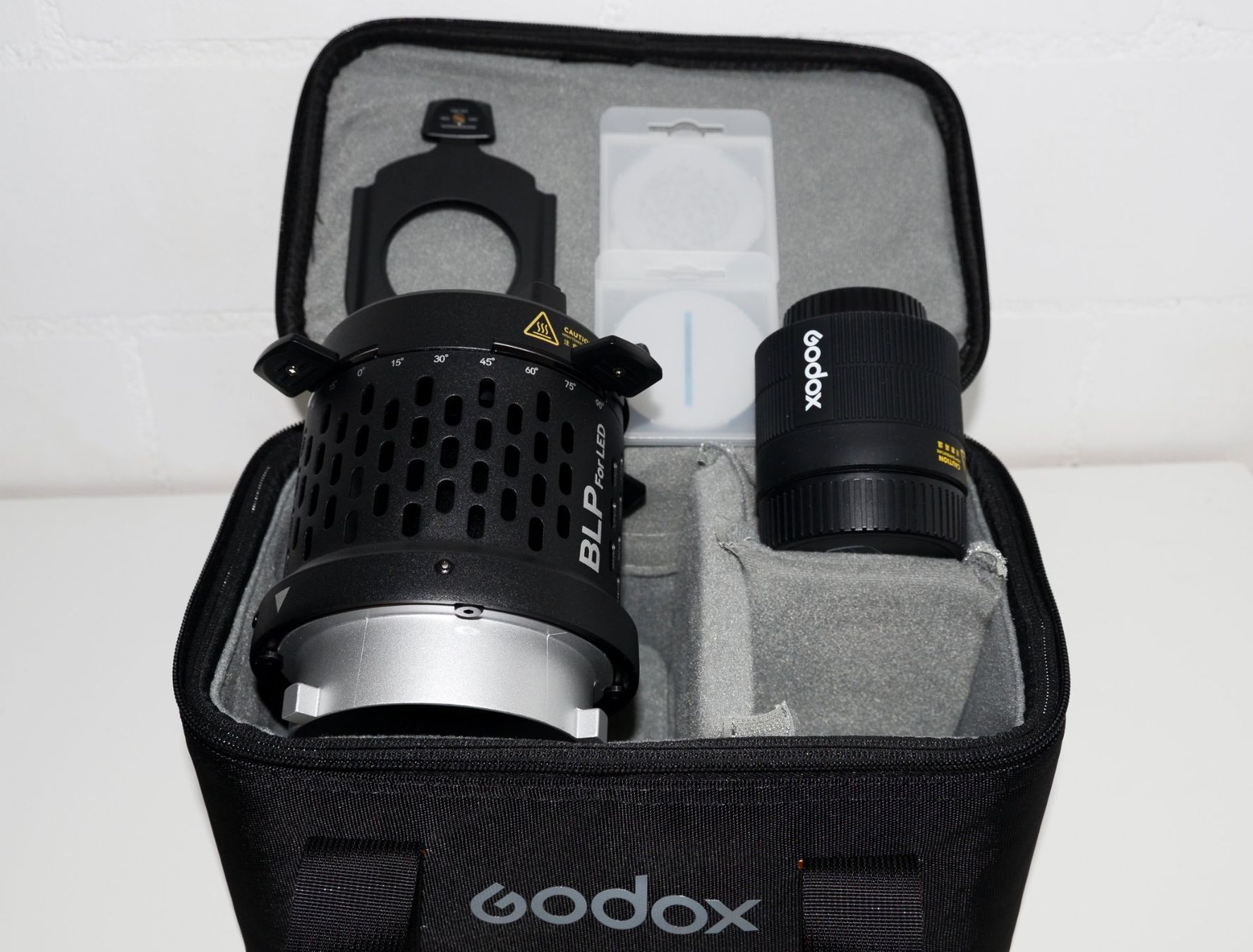 Godox Blitze: Godox Bowens Mount LED Light Projection Attachment – Gebraucht aus Kloten von Photo_Fan 1