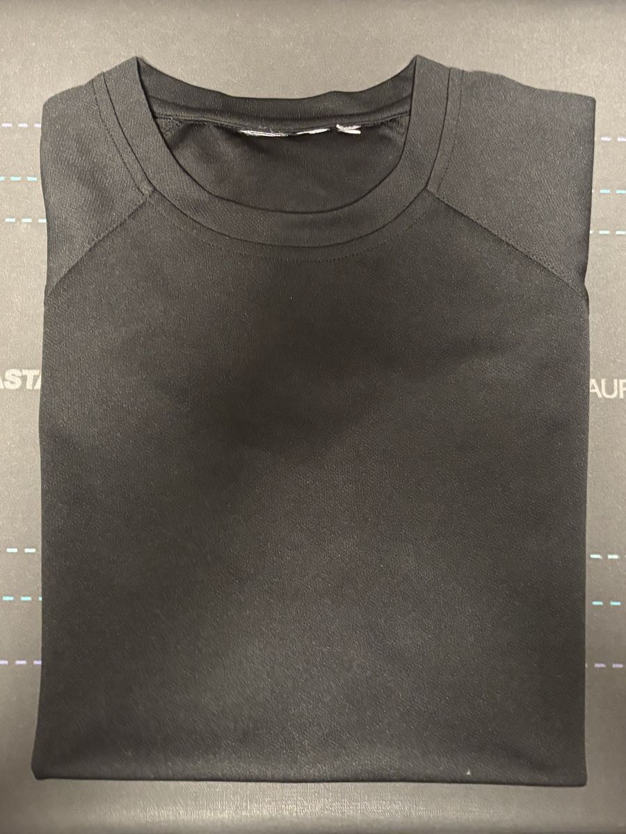 T-Shirts: Sport Tshirt 36 schwarz – Gebraucht aus Kesswil von Branca-01