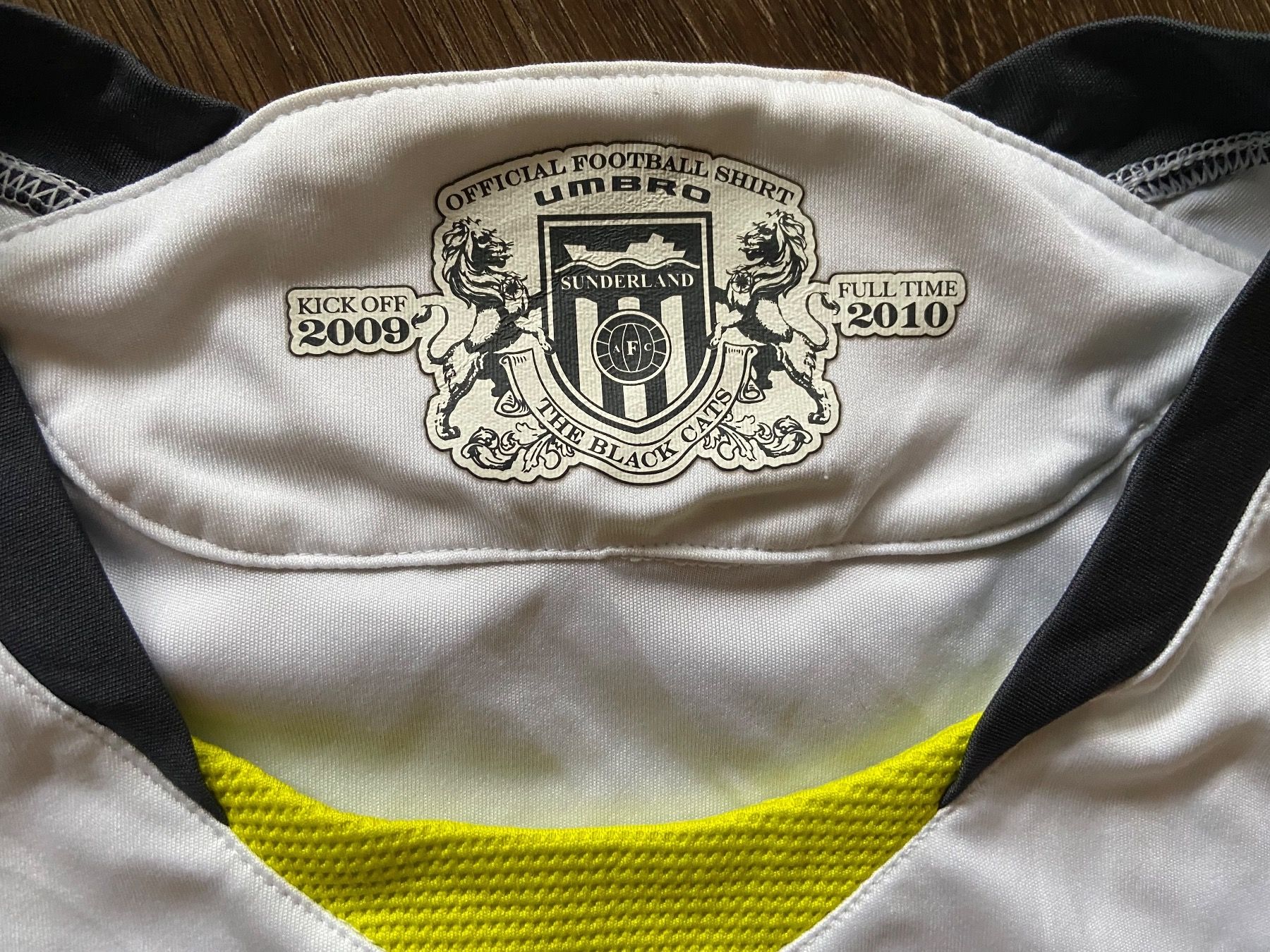 Umbro Leibchen & Hosen: Sunderland AFC Trikot Gr. XXL – Gebraucht aus Muttenz von bargain_hunter 1