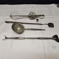 Versand möglich. Set antiker Küchenutensilien (5)