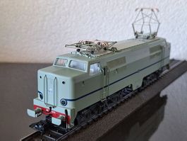 Märklin HO mfx 37124. Locomotive NS 1200 dans caissette bois
