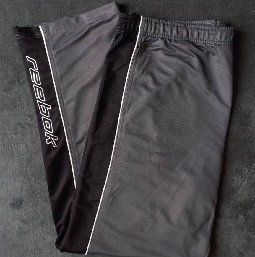 Lotti di vestiti: Carhartt & Reebok set – Usato da Horgen venduto da manon_archives 1