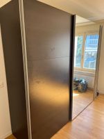 Hochwertiger Kleiderschrank