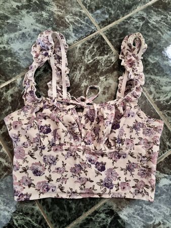Crop top fleuri d'été, taille XS violet et blanc