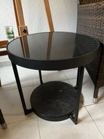Beistelltisch rund Glas Metall schwarz mit Ablagefläche
