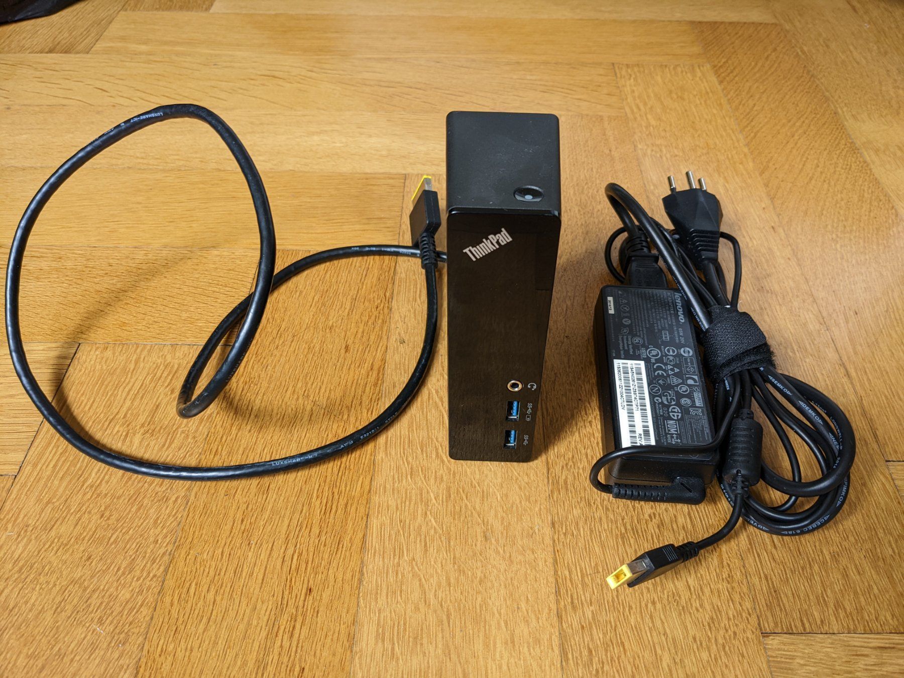 Lenovo Docking station: Dockingstation Lenovo ThinkPad OneLink Pro Dock + Ladekabel – Usato da Basel venduto da Zephyrus2018