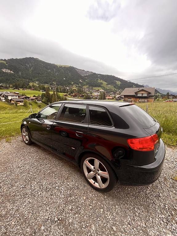 Audi Automobili: Audi A3 2.0 TDI Quattro schwarz – Usato da Adelboden venduto da Holz45 1