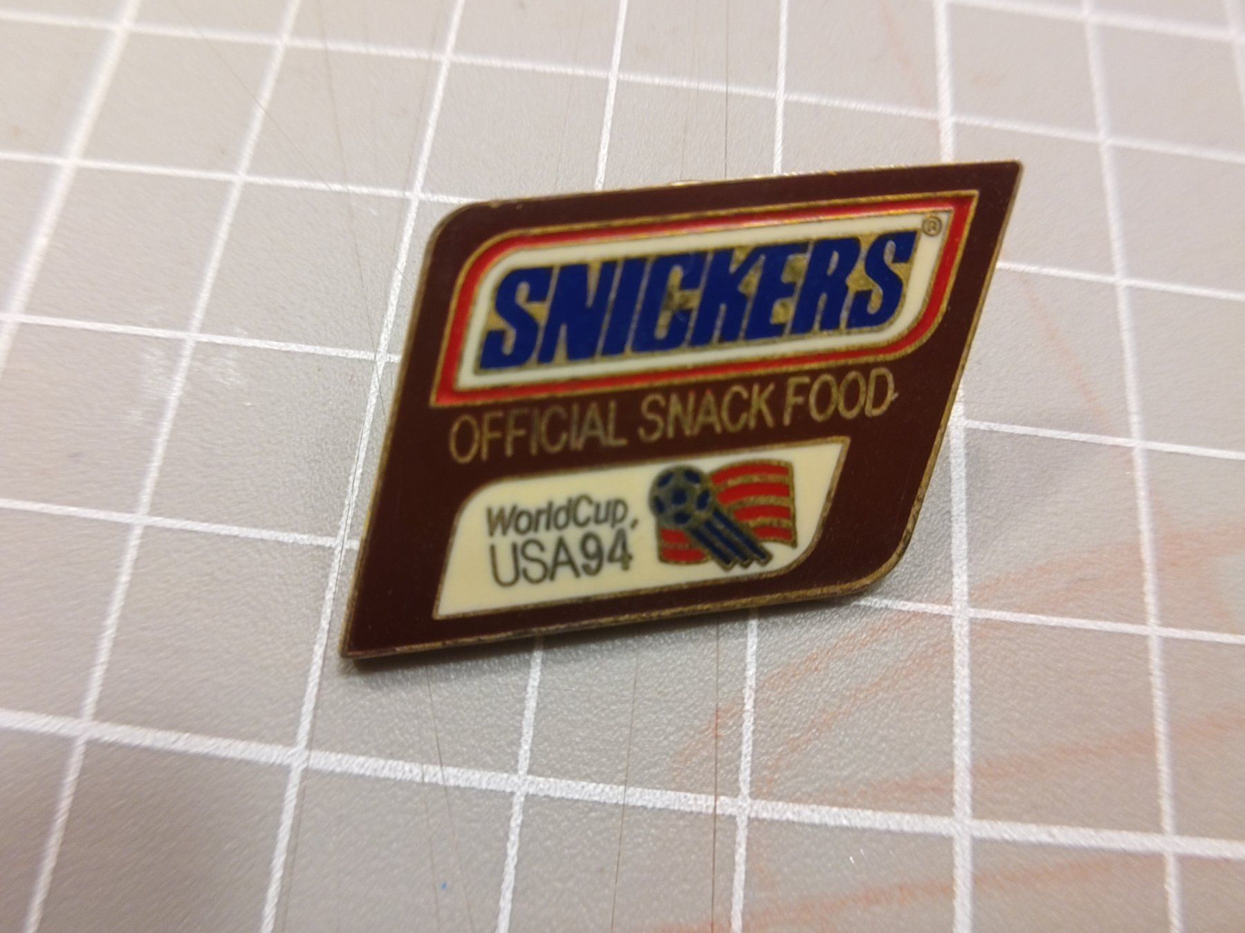 Spille & Fermagli: Snickers World Cup USA 94 Pin – Usato da Moosseedorf venduto da Smammut