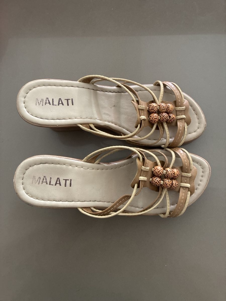 Scarpe da donna: Malati compensées beige bon état pointure 40 – Usato da Villars-sur-Glâne venduto da Raemy_and_Co