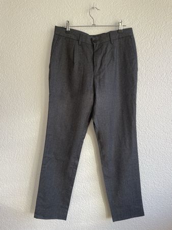 Pantalon en laine fait par une couturière