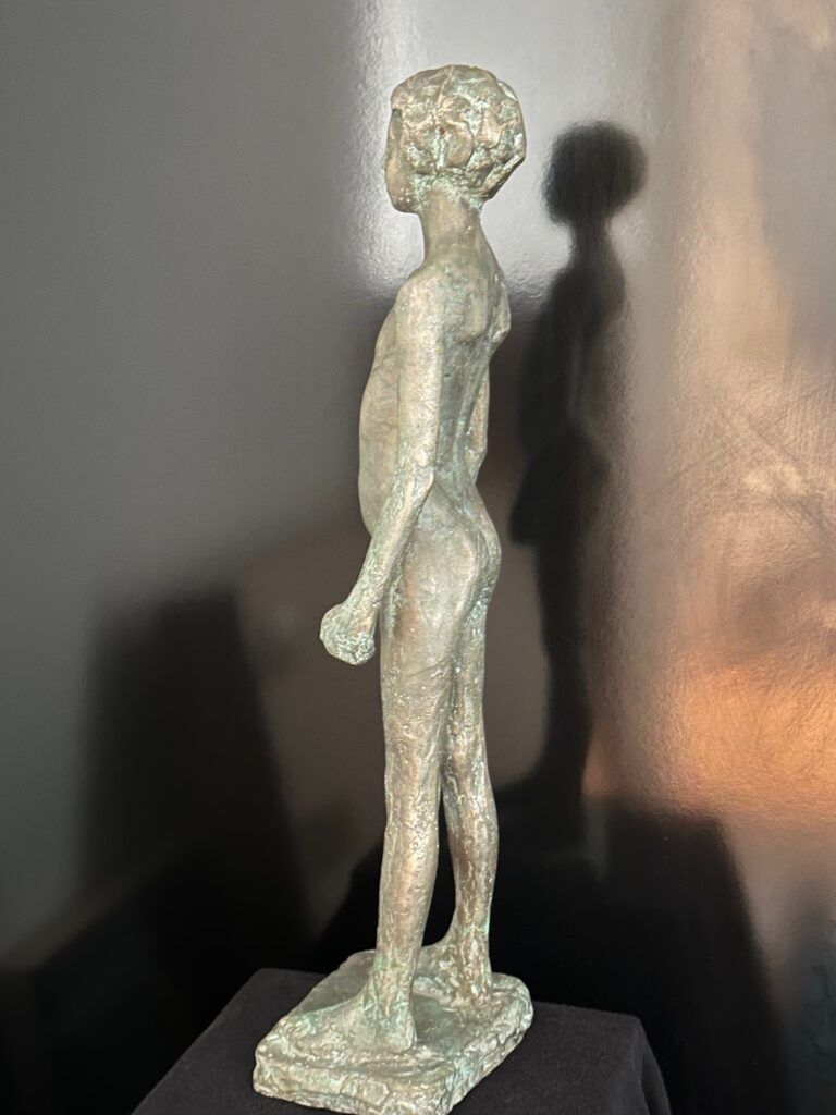 Sculture & Statue: Rolf Brem Bronze - stehendes Mädchen – Usato da Luzern venduto da Luzernistschoen 2