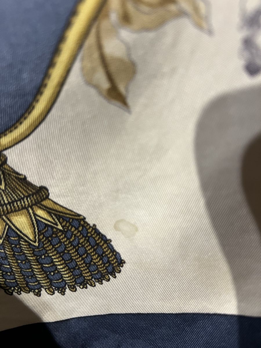 Hermès Foulards & écharpes: Carré Hermès vintage – D'occasion à St-Pierre-Clages par ste_xk6p 5