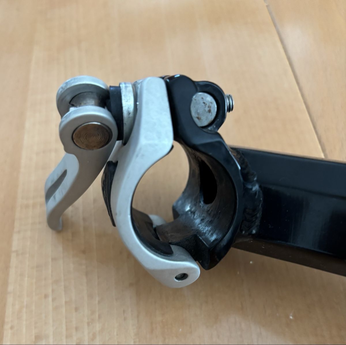 Pezzi di ricambio: Bike Gepäckträger mit Schnellspanner – Usato da Münsingen venduto da Richigen 3
