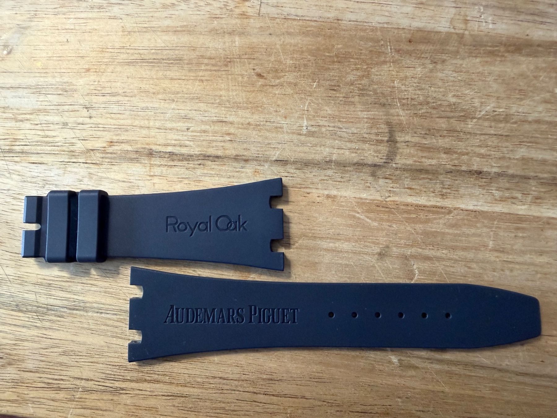 Audemars Piguet Orologi: Audemars Piguet Royal Oak Kautschukband / Rubber strap – Nuovo (secondo la descrizione) da Glattbrugg venduto da aquanautilus 1