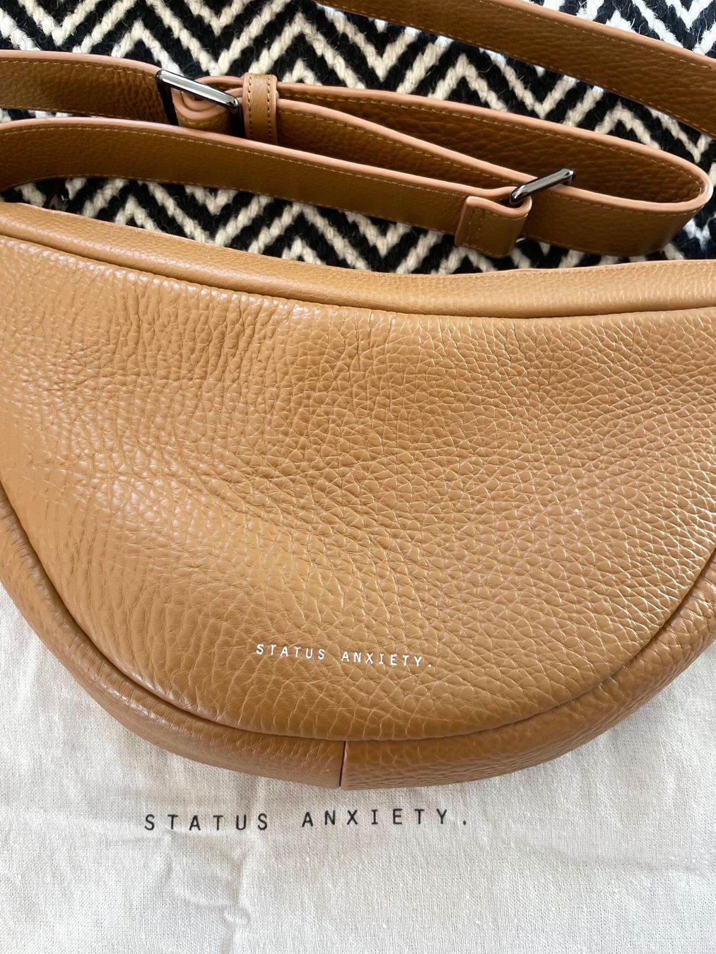 Borse: Status Anxiety Crossbody Bag – Nuovo (secondo la descrizione) da Zürich venduto da by.mr.evans 1