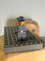 LEGO First Order Officier avec Gris Uniform (Mâle) Minifigur