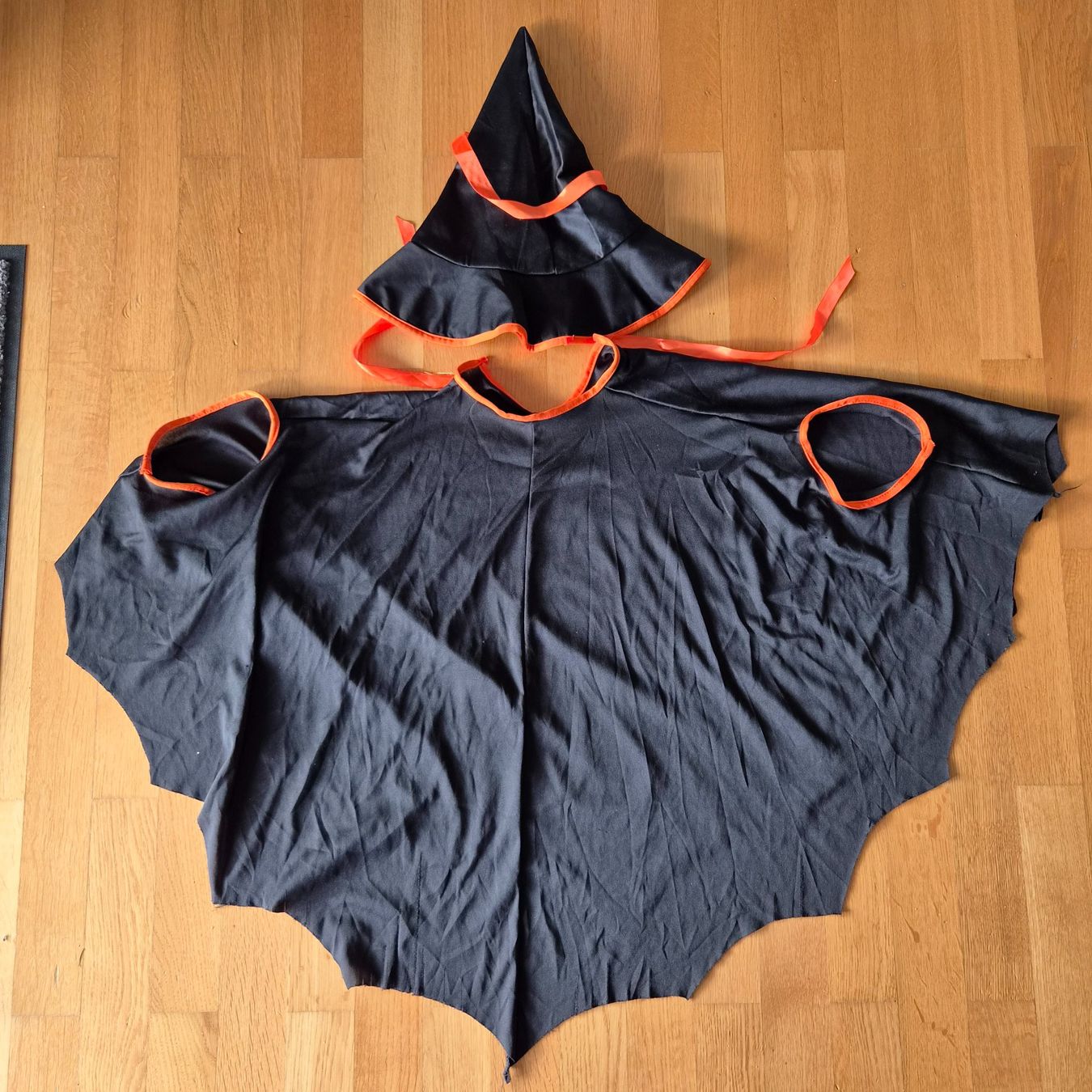Costumi: Hexenkostüm für Mädchen – Usato da Zumikon venduto da daryona 2