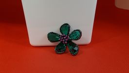Hübsche grüne Vintage Brosche in Blumenform,