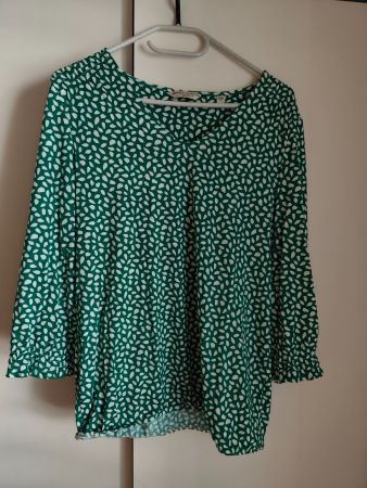 Bluse grün Grösse 36/38 / NEU
