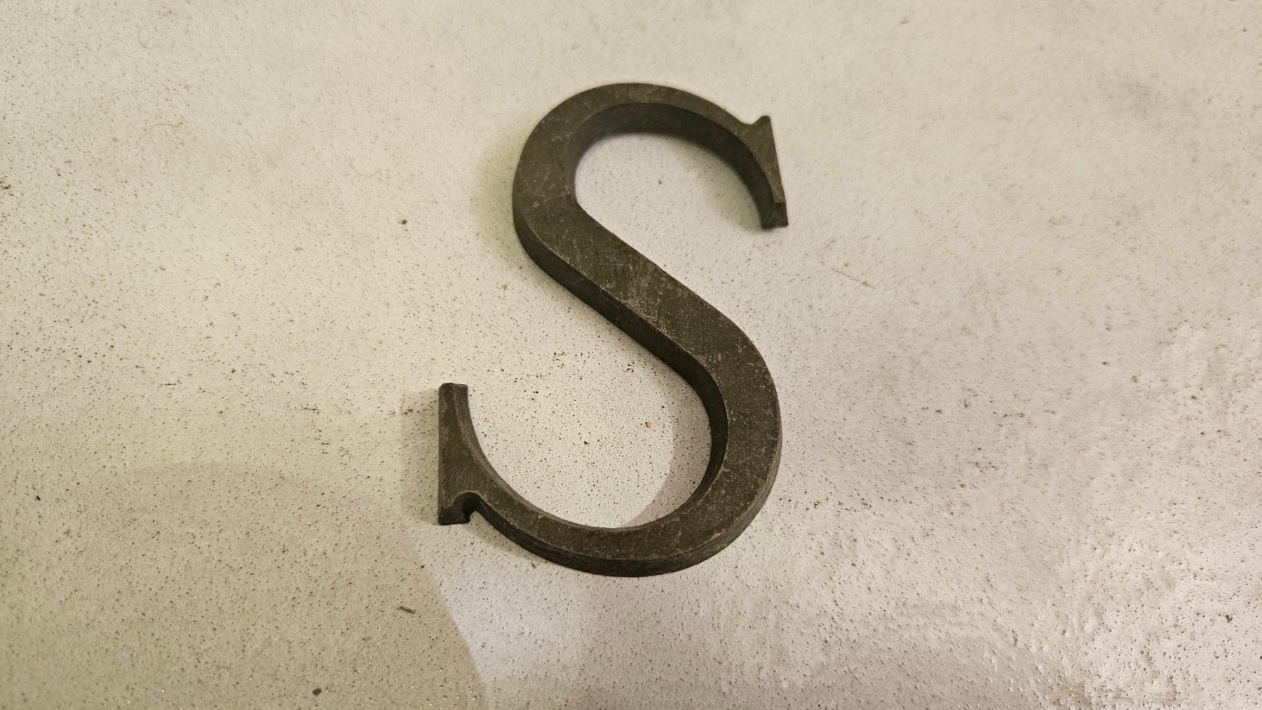 Alle Dekorationen: 1 lettera di metallo "S" – Gebraucht aus Melano von H-Sara
