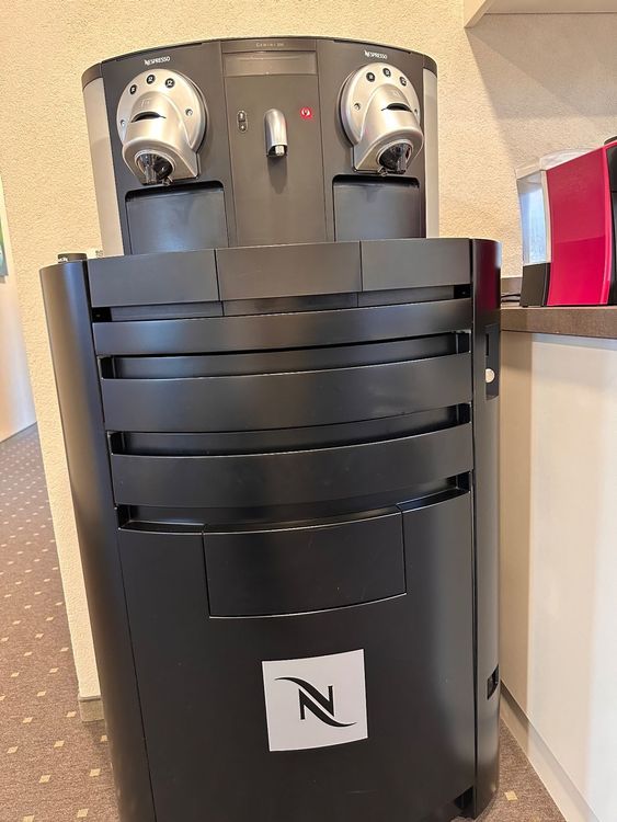 Nespresso Gemini CS200 base cabinet in plz 6330 oder 1700 Acheter sur Ricardo