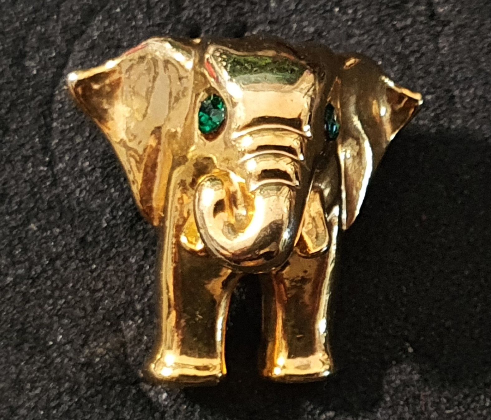 Placchette & Badge: GG389 - 3D Pin Elefant – Usato da Reinach BL venduto da Boston-Verkauf