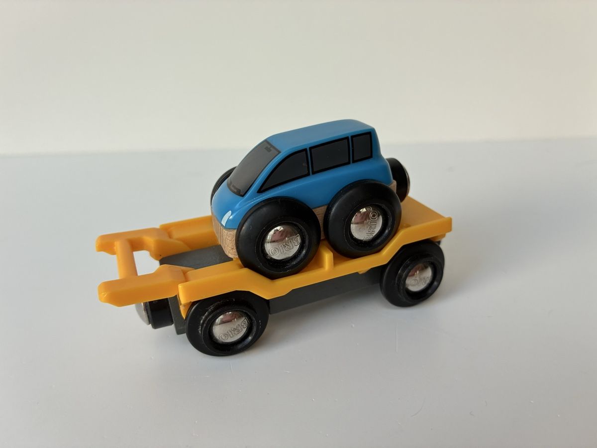 Brio Giocattoli: Brio 33577 Car transporter with ramp – Usato da Lucens venduto da metaD