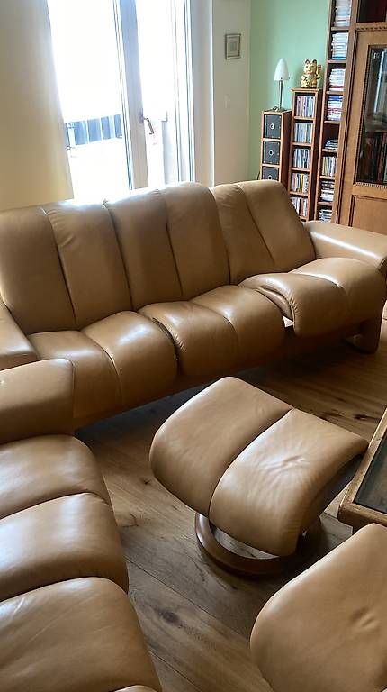 Sofas: 3 sitz sofa + Elektrische Bett  – D'occasion à Dübendorf par hna_g6hq 1