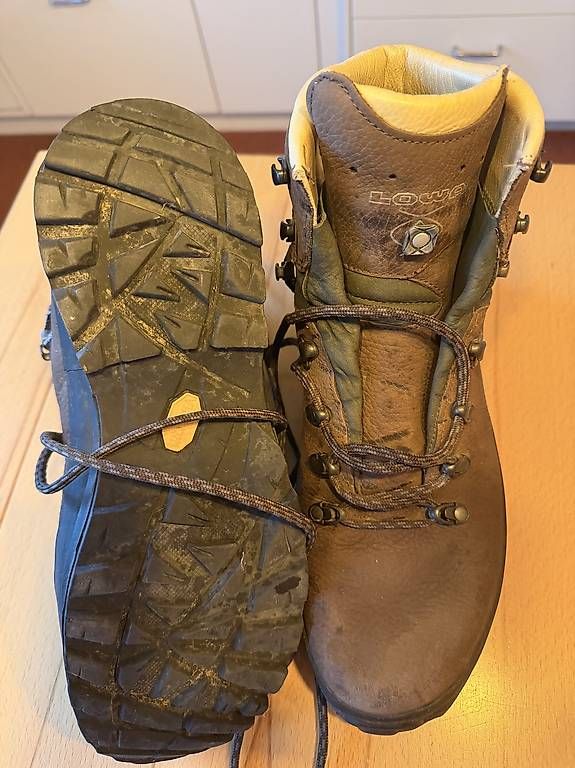 Herrenschuhe: LOWA Wanderschuhe Gr. Uk10/EU 44 – Gebraucht aus Muhen von bebesonne 3
