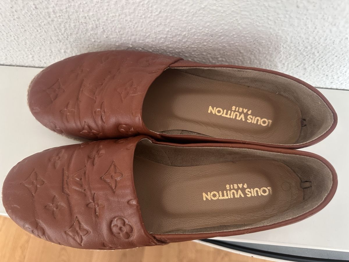 Louis Vuitton Scarpe da uomo: Louis Vuitton slipper schuhe – Usato da Oberglatt ZH venduto da end_9z2w