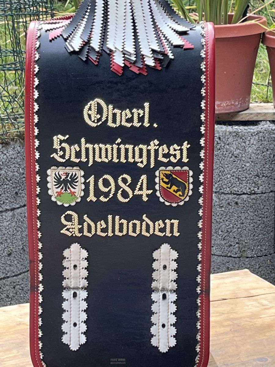 Glocken & Treicheln: Treichelriemen – Neu (gemäss Beschreibung) aus Wasen im Emmental von weh_qg2d