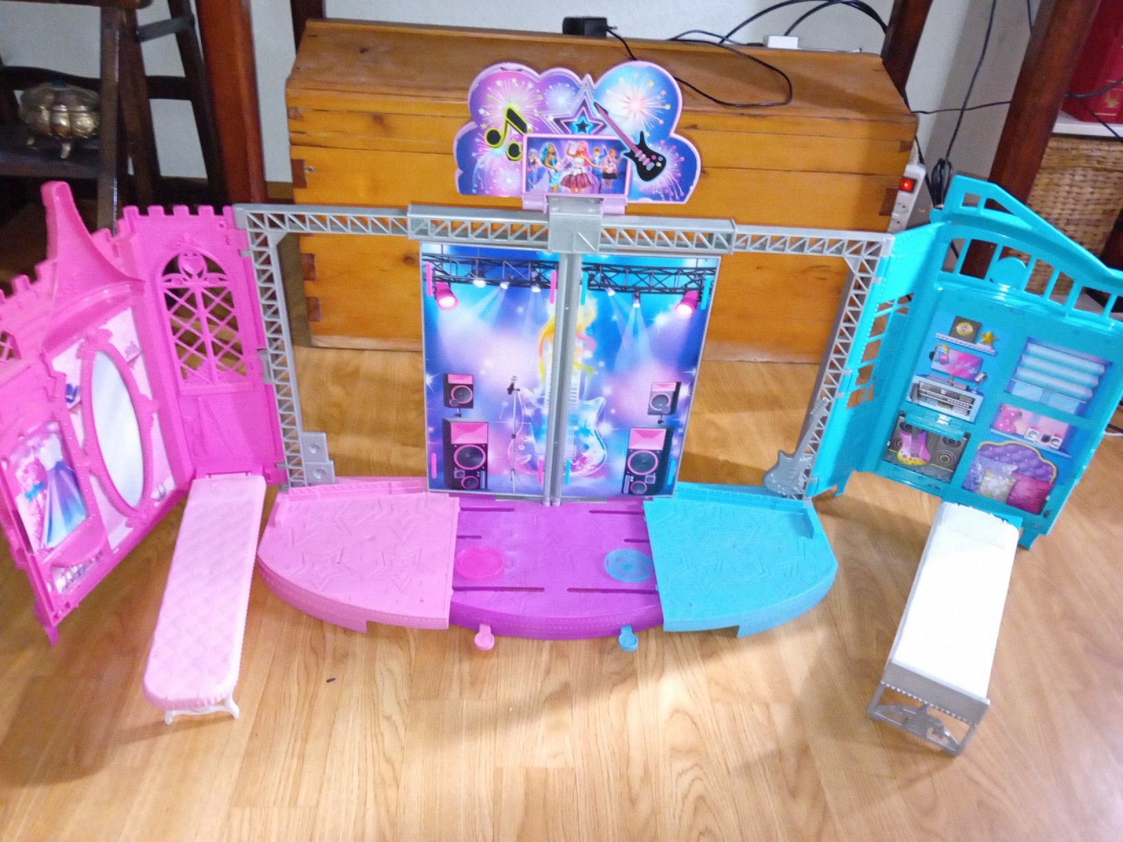 Mattel Spielhäuser: palco Rock Star Barbie 2014 – Gebraucht aus Biasca von Old_6blh