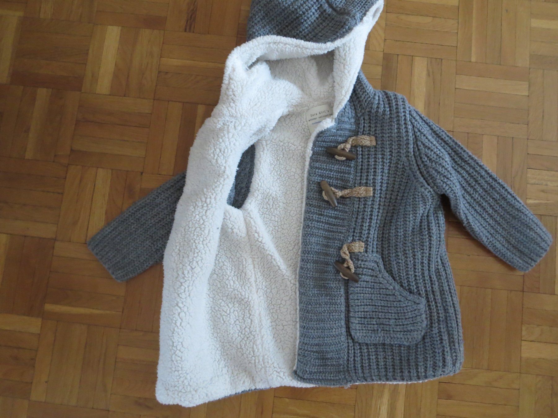 Zara Giacche & Cappotti: Mädchen Jacke mit Kapuze /Gr. 104 – Usato da Wallisellen venduto da Arvenstube 4