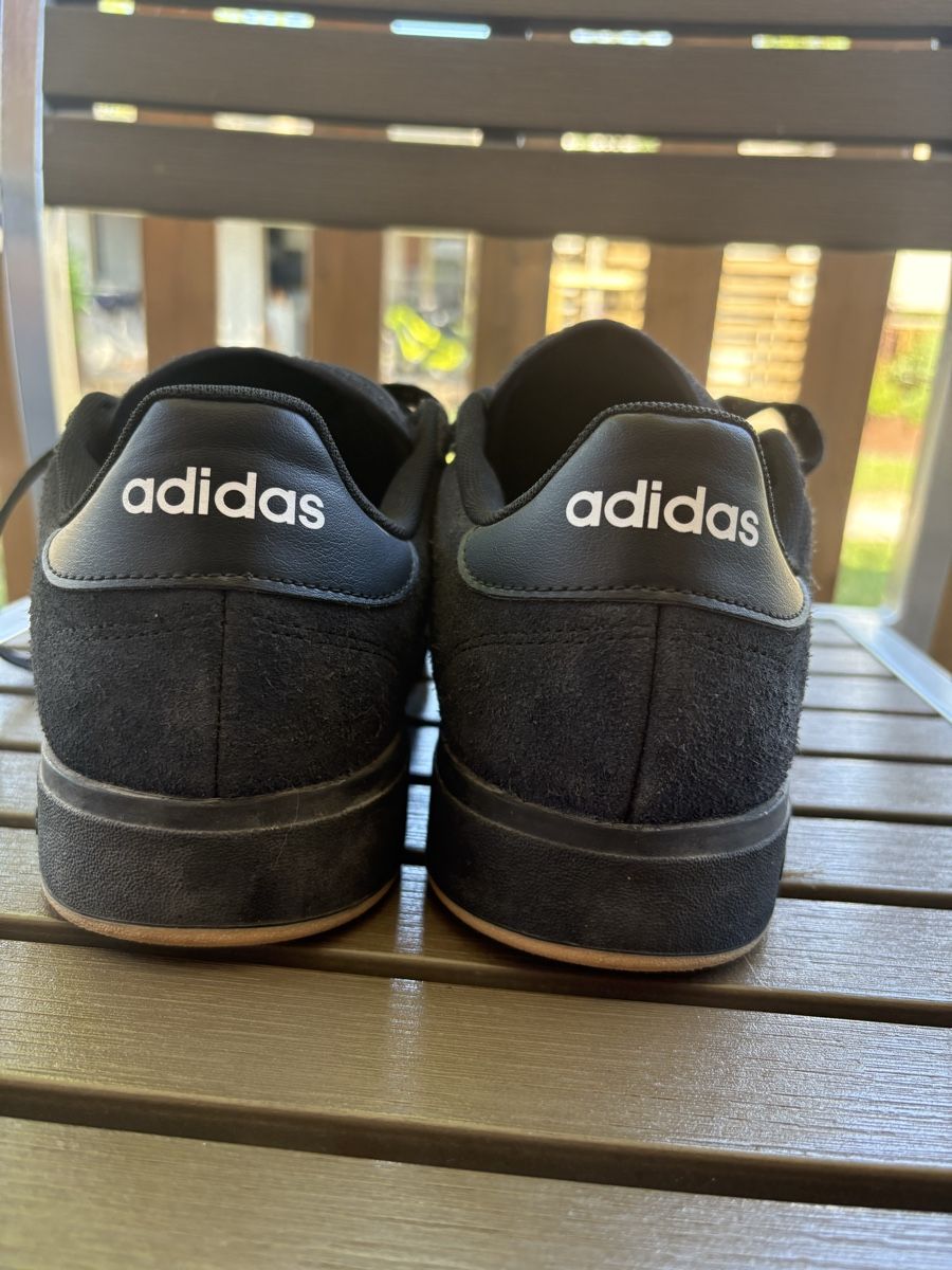 Adidas Chaussures hommes: Neuwertige Adidas Grösse 45 – Neuf (Voir description) à Steinen par san_rg5c 1