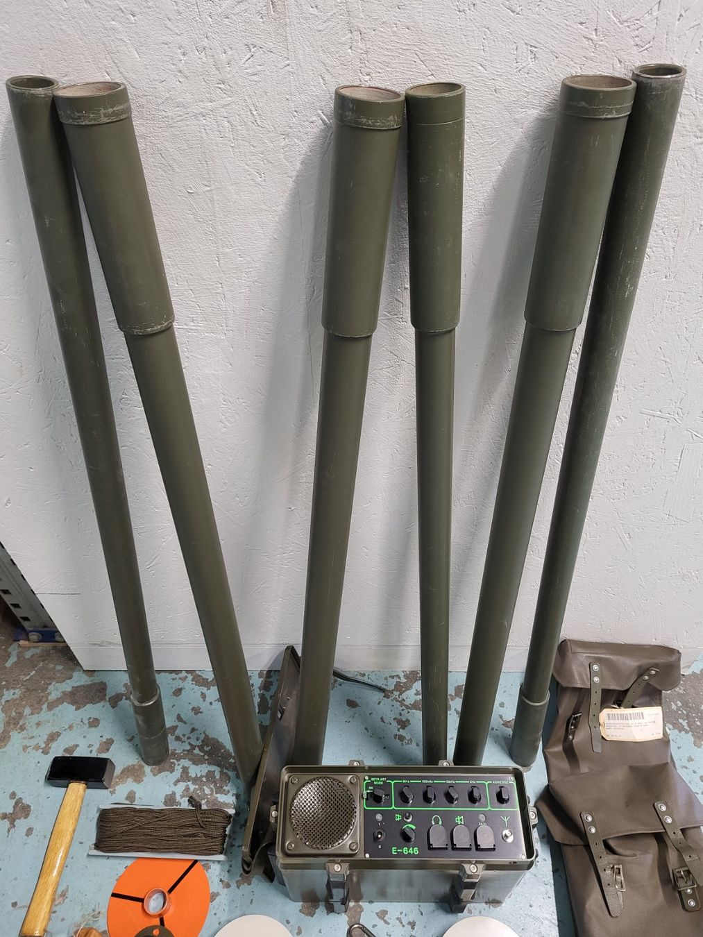 Radiocomunicazione: Armeeantenne mit Empfänger  E-646 – Usato da Brügg BE venduto da POU-BELLE 2