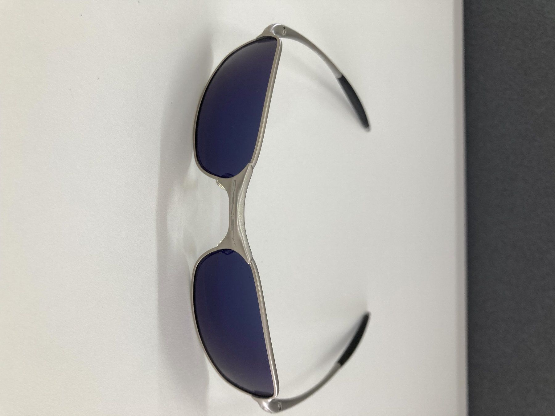 Oakley Square Wire 2.0 Sonnenbrille (Usato) a Säriswil per CHF 66