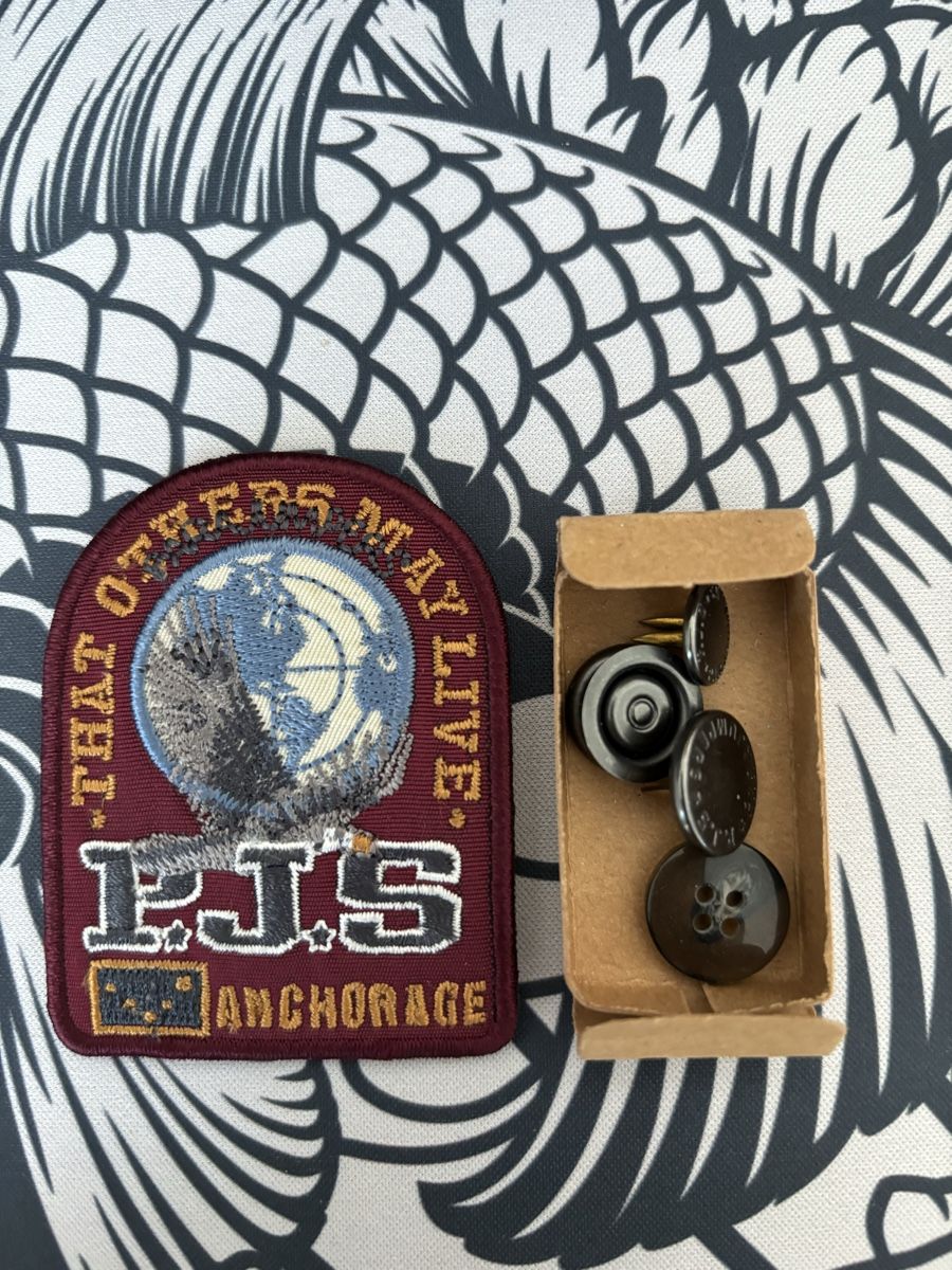 Placchette & Badge: Parajumper Badges und Knöpfe – Nuovo e nell'imballaggio originale da Embrach venduto da Roniiii