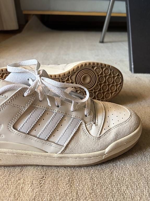 Herrenschuhe: Adidas Sneaker Gr. 44 – Gebraucht aus Arlesheim von Matweb 3