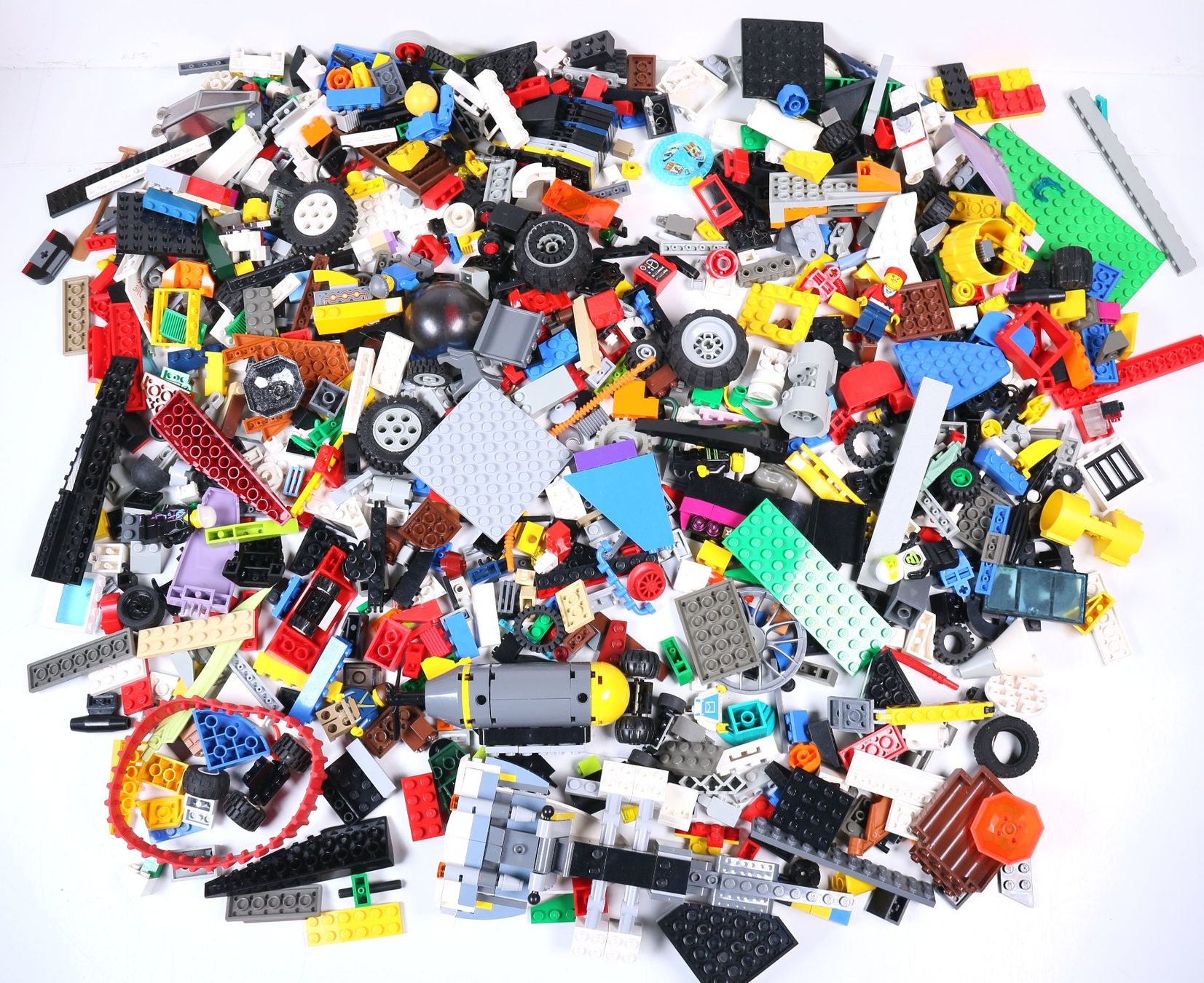 Lego Baukästen: 1.5 kg. Legoteile mit Minifiguren – Gebraucht aus Hettlingen von Scholi99