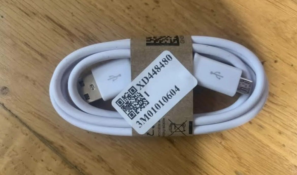 Kabel: Câble Samsung et autres, USB à Micro USB, Neuf. – Neu und originalverpackt aus Biel/Bienne von Djemel-Boughrassa