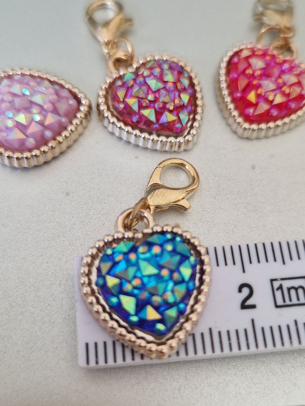 Ciondoli: 4 Charms Herzen mit Glitzer – Nuovo (secondo la descrizione) da Arlesheim venduto da Vera6 1
