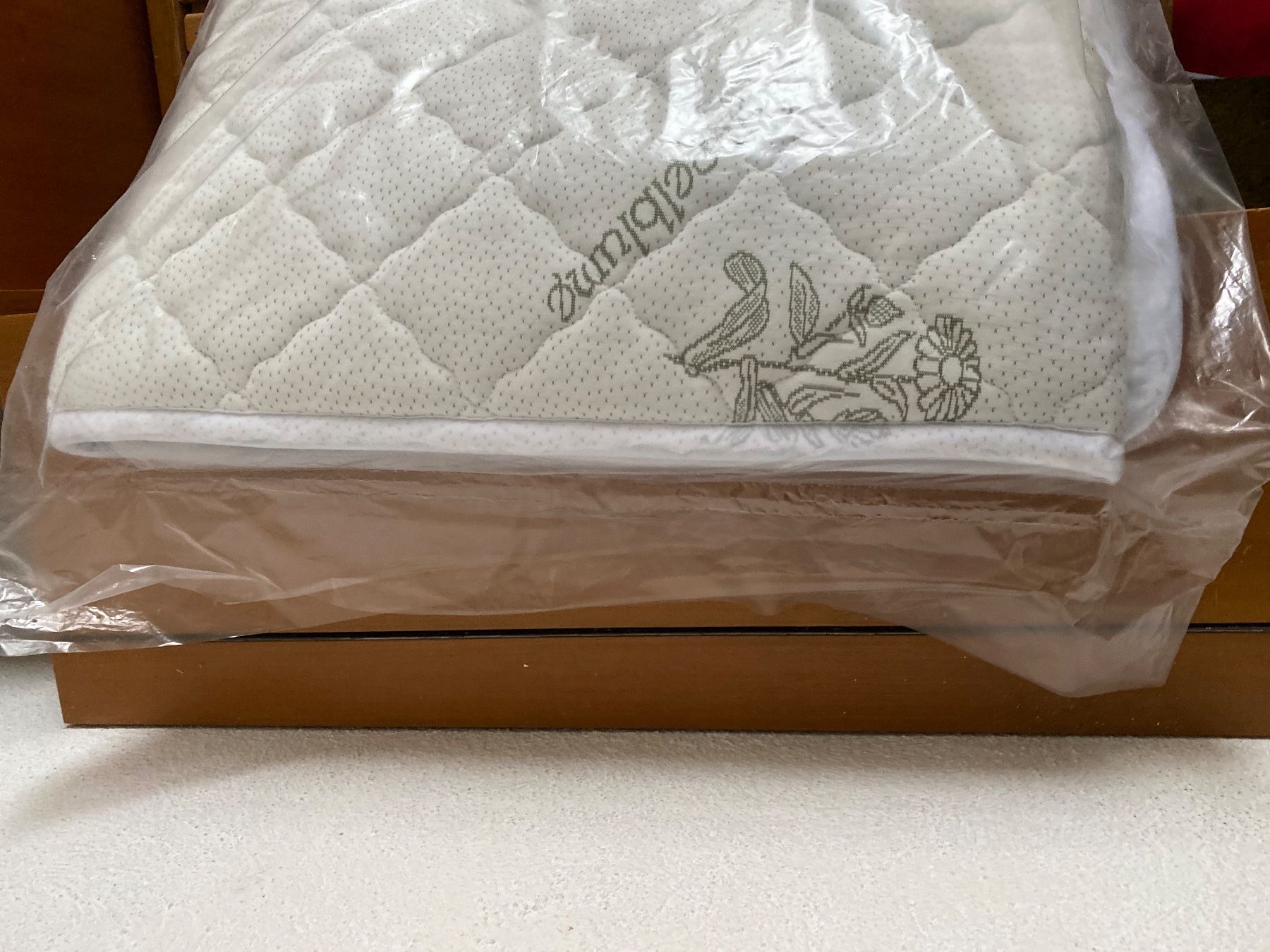 Materassi: -1- Topper originalverpackt cremefarbig – Nuovo e nell'imballaggio originale da Abtwil SG venduto da steph61 3