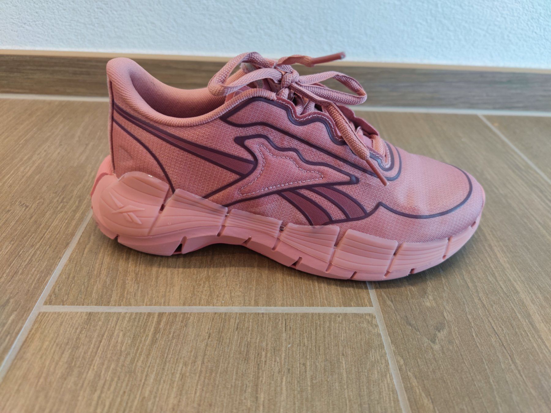 Scarpe da donna: VICTORIA BECKHAM X Reebok – Nuovo (secondo la descrizione) da Wetzikon ZH venduto da masterzopp 3