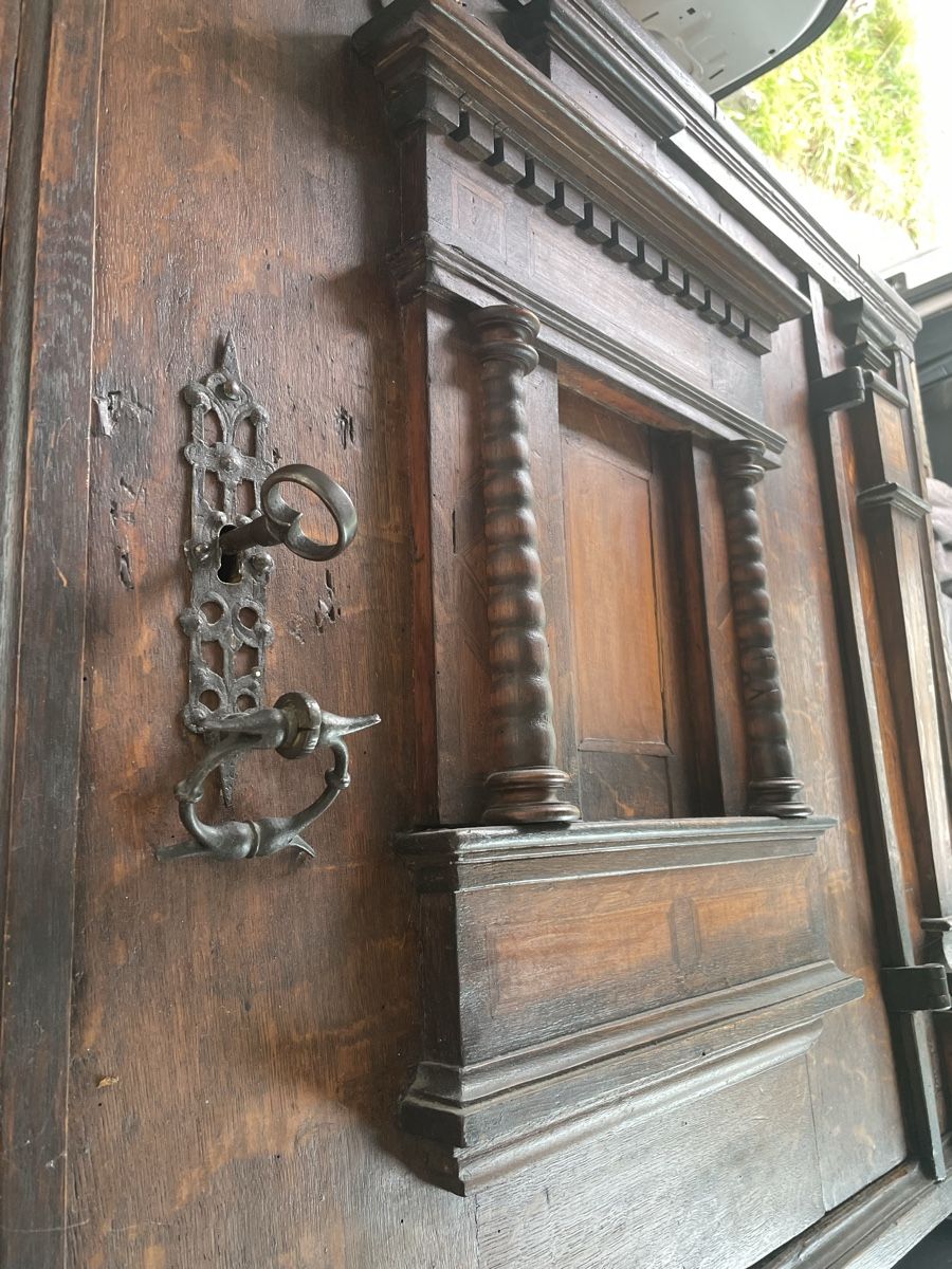 Armoires: Antik Schrank Kredenz Anrichte uralt – D'occasion à Rorschacherberg par farmer61 2
