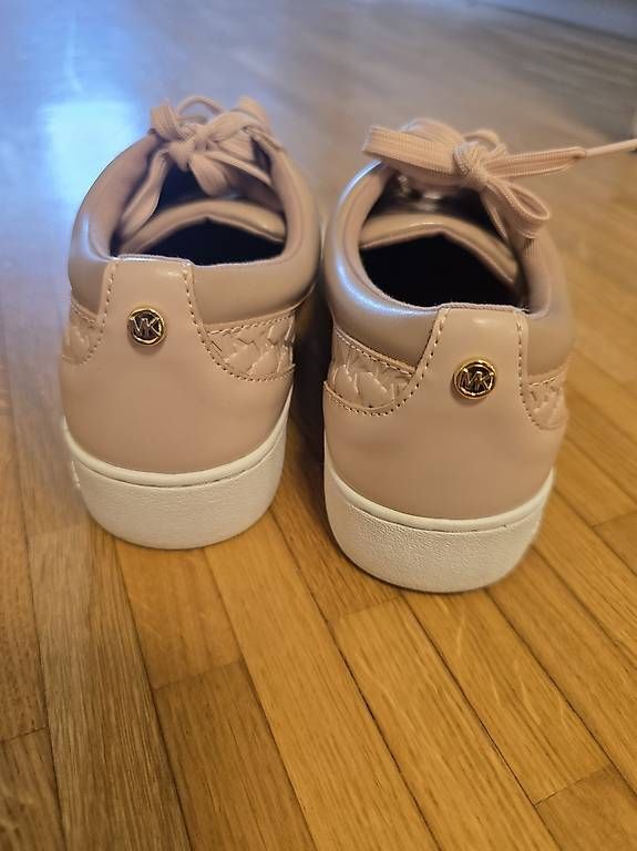 Michael Kors Damenschuhe: Michael Kors Sneaker gr 37 – Gebraucht aus Dättwil AG von sar_7kqc 1
