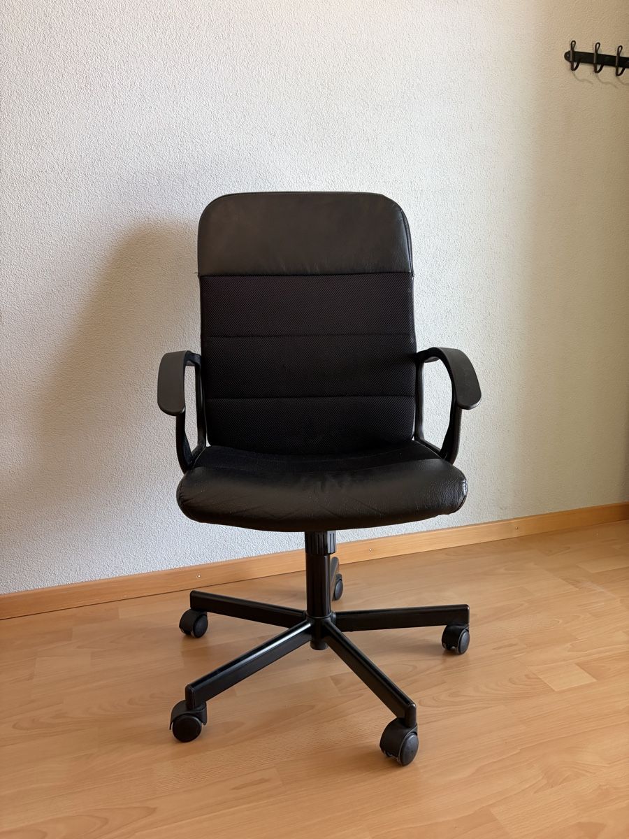 Sedie a rotelle: IKEA Bürostuhl – Usato da Luzern venduto da hoppipoop 2