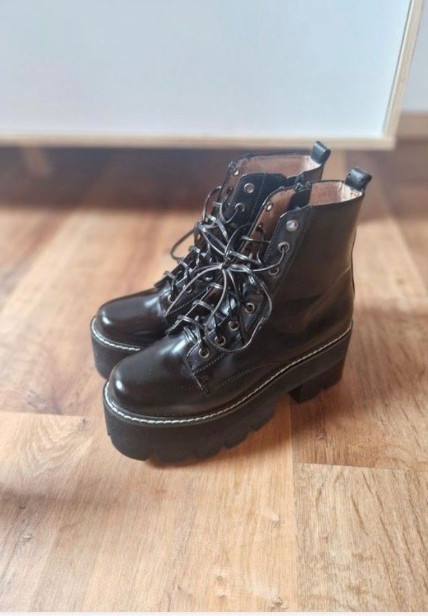 Scarpe da donna: Jeffrey Campbell Plateau Boots 39 – Nuovo (secondo la descrizione) da Rothenbrunnen venduto da Vboone